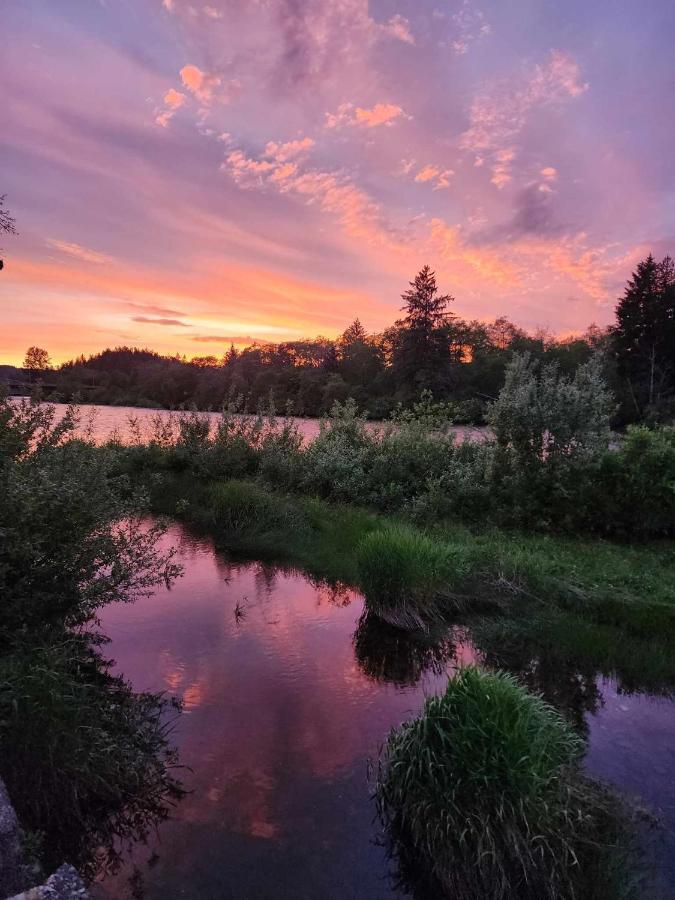 Campbell River Lodge Екстериор снимка