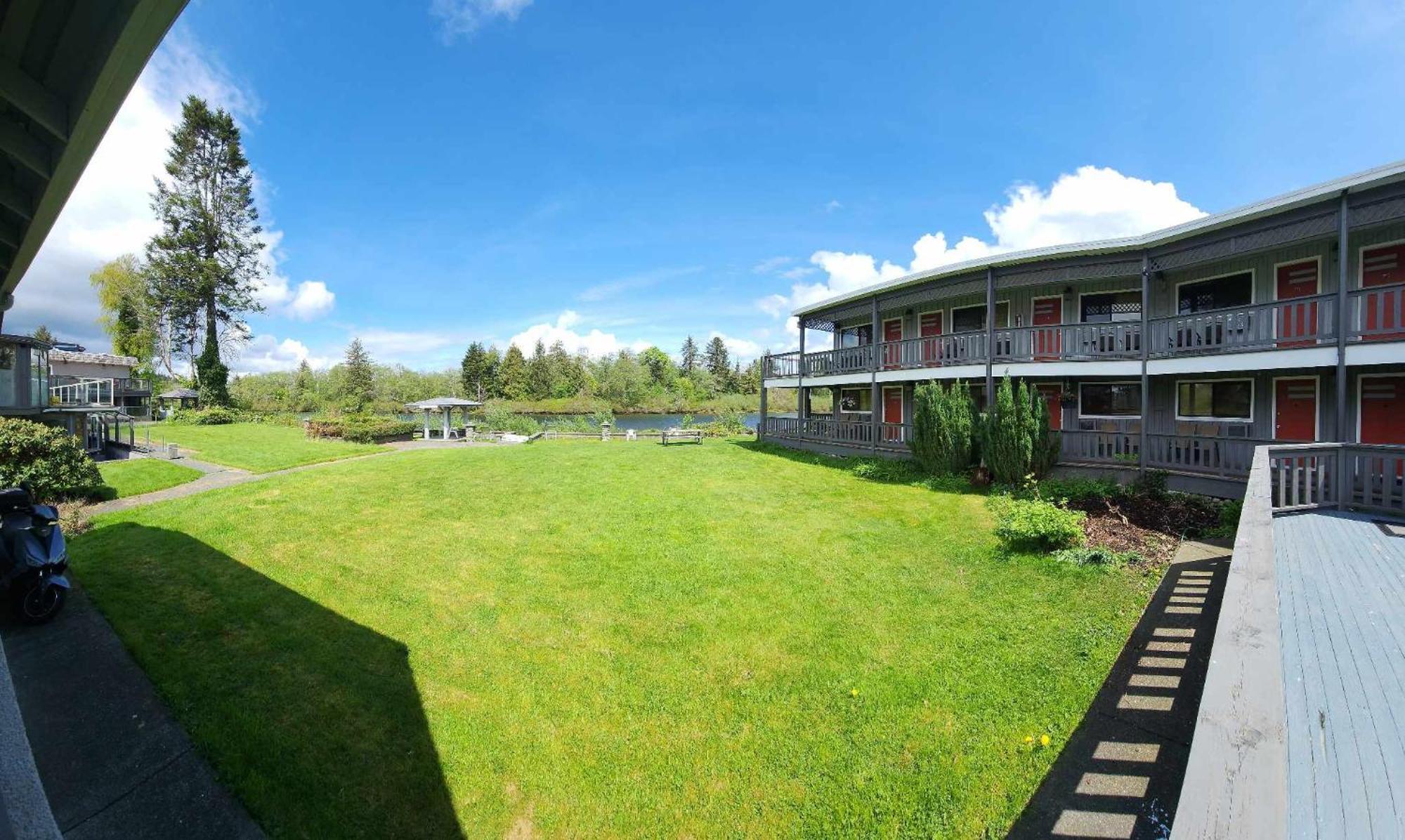 Campbell River Lodge Екстериор снимка