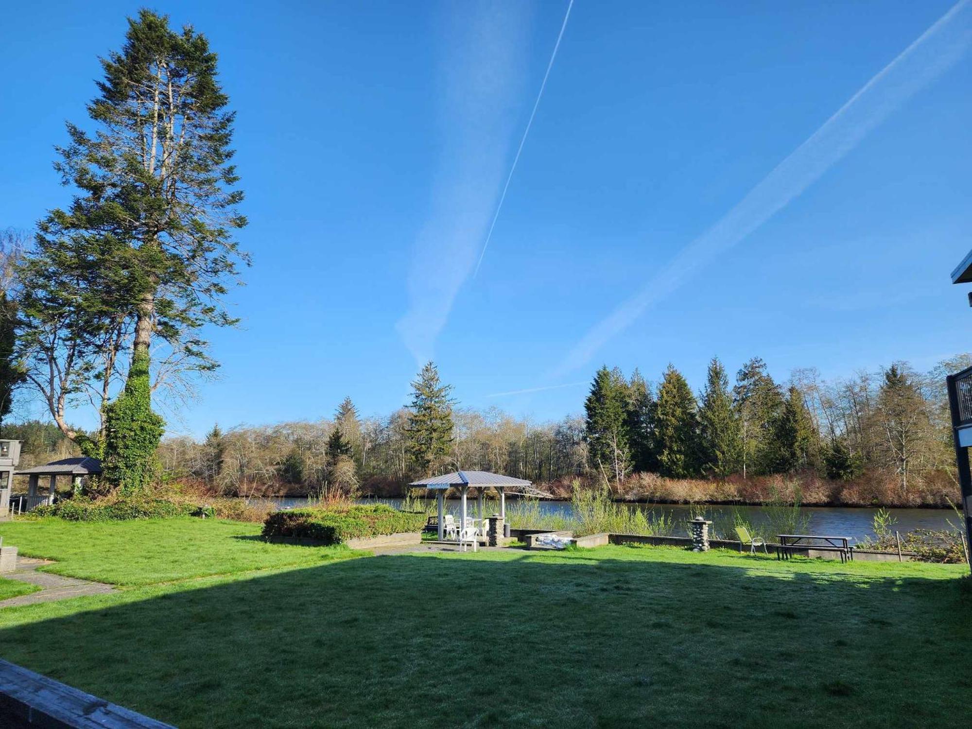 Campbell River Lodge Екстериор снимка