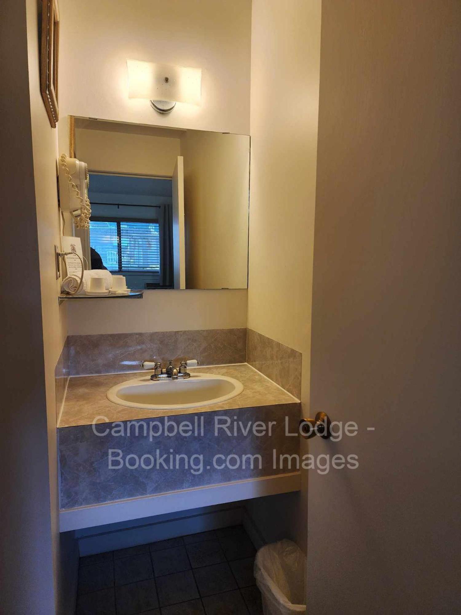 Campbell River Lodge Екстериор снимка