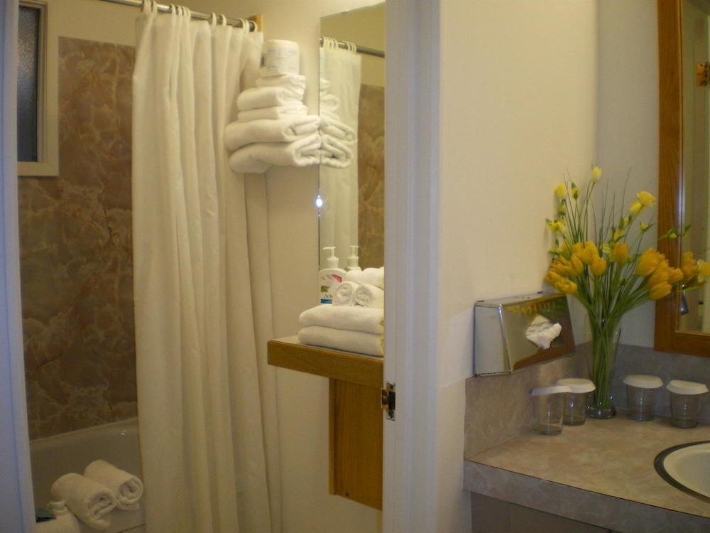 Campbell River Lodge Екстериор снимка