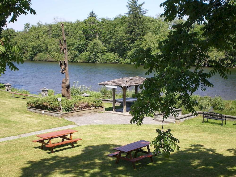 Campbell River Lodge Екстериор снимка