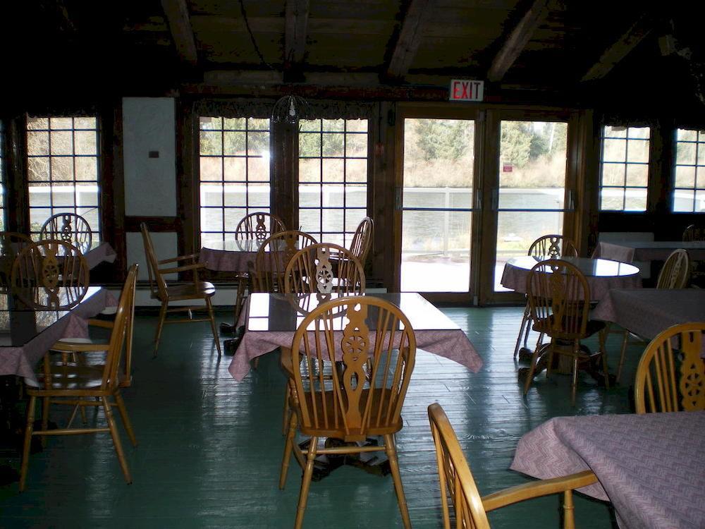 Campbell River Lodge Екстериор снимка