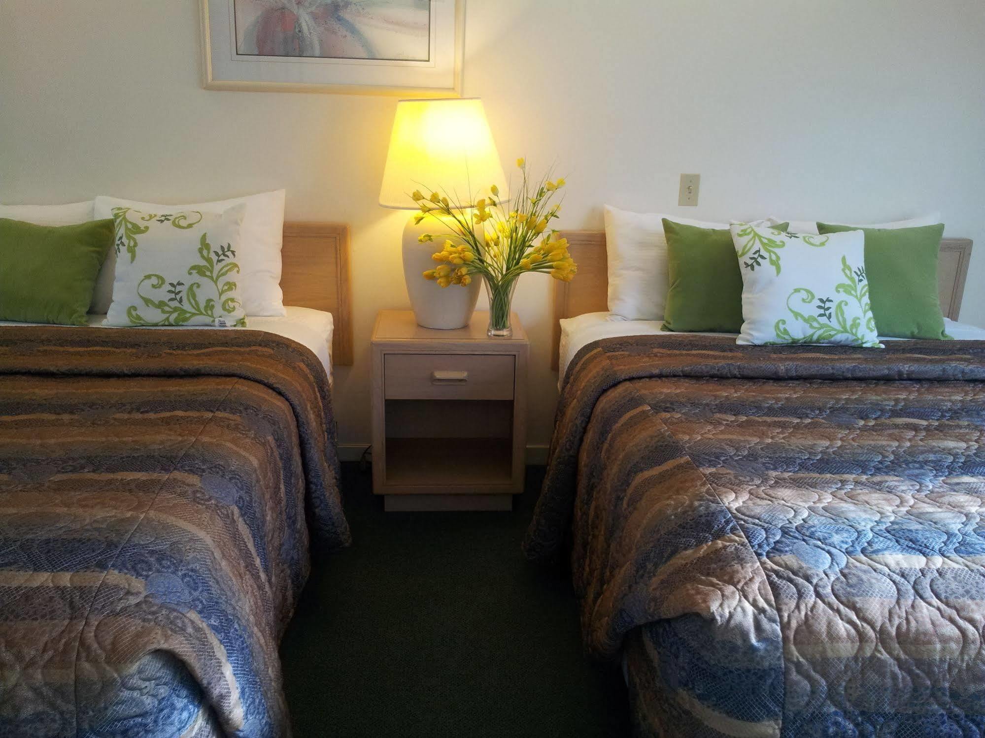 Campbell River Lodge Екстериор снимка