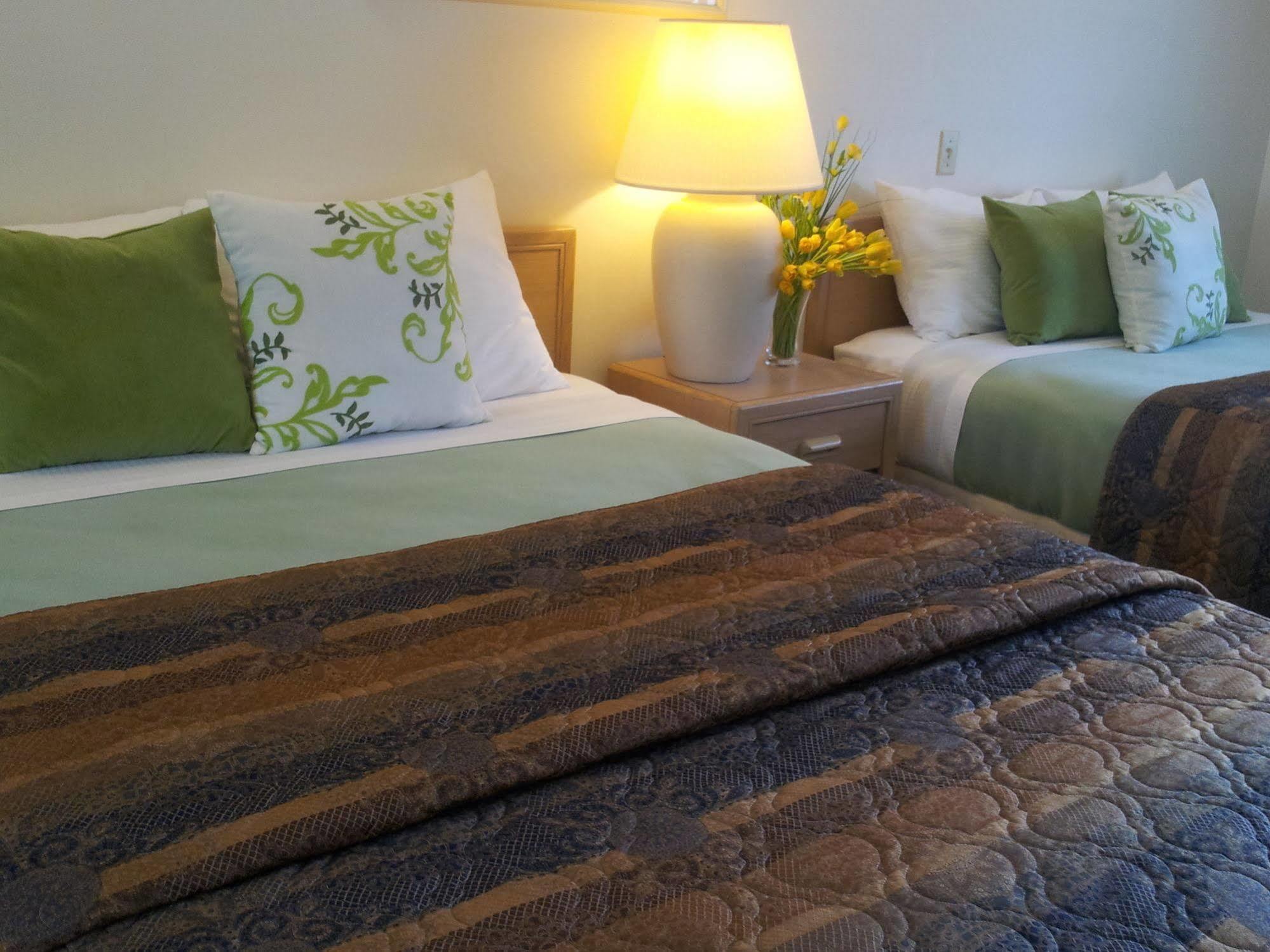 Campbell River Lodge Екстериор снимка